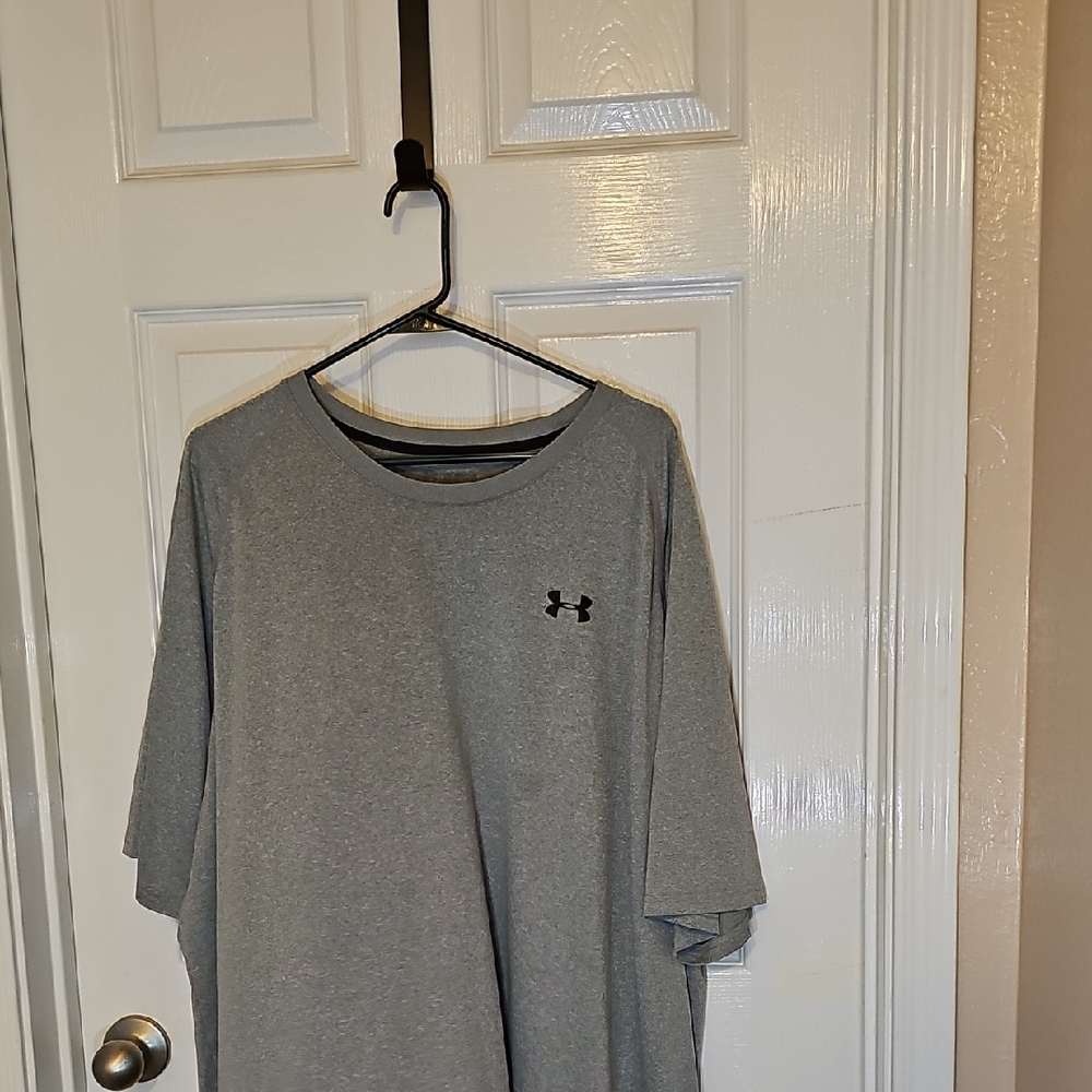 Under Armour Men's Heather Gray Short Sleeve Tee
